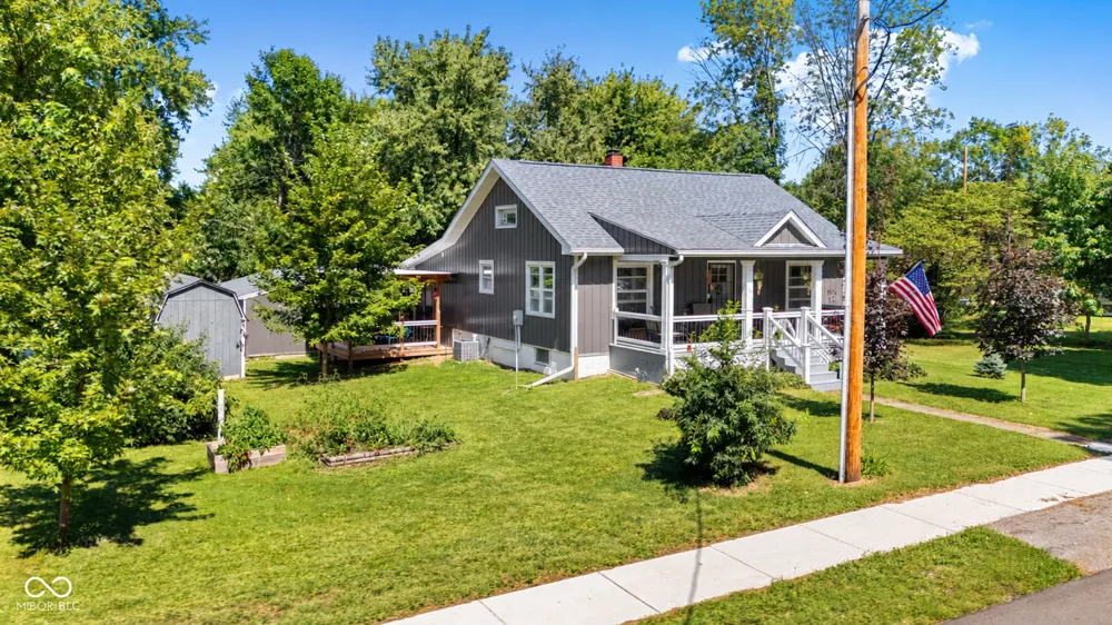 106 E Cherry Street Advance, IN 46102