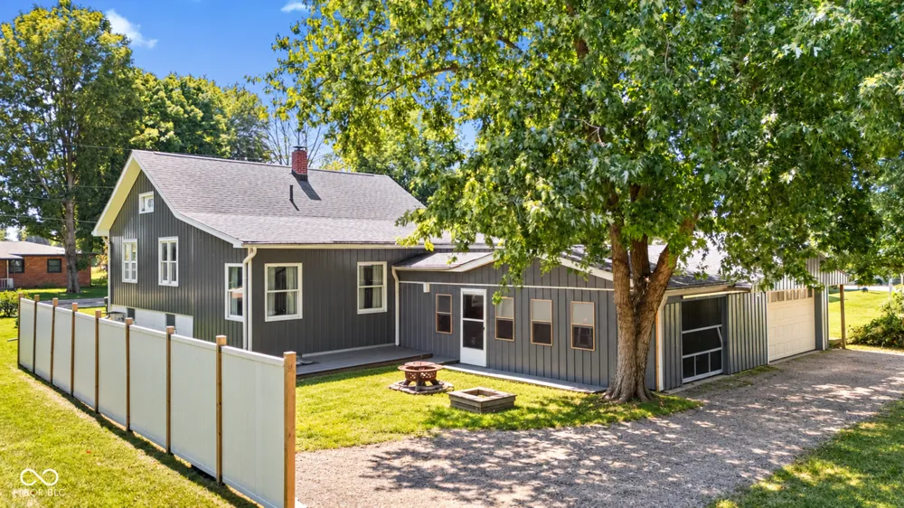 106 E Cherry Street Advance, IN 46102