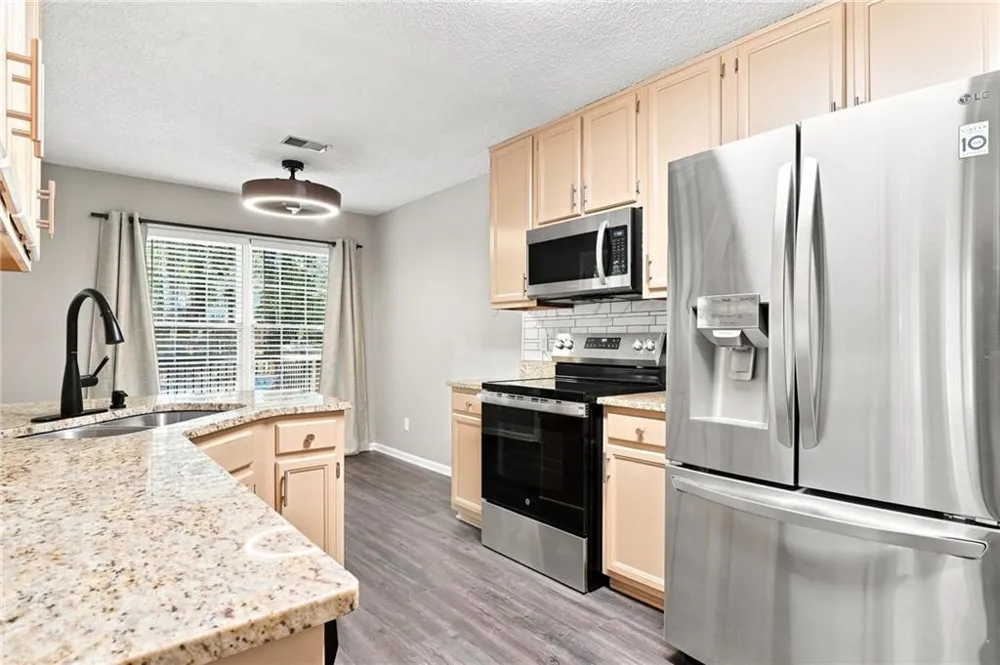 657 Wedgewood Drive Woodstock, GA 30189