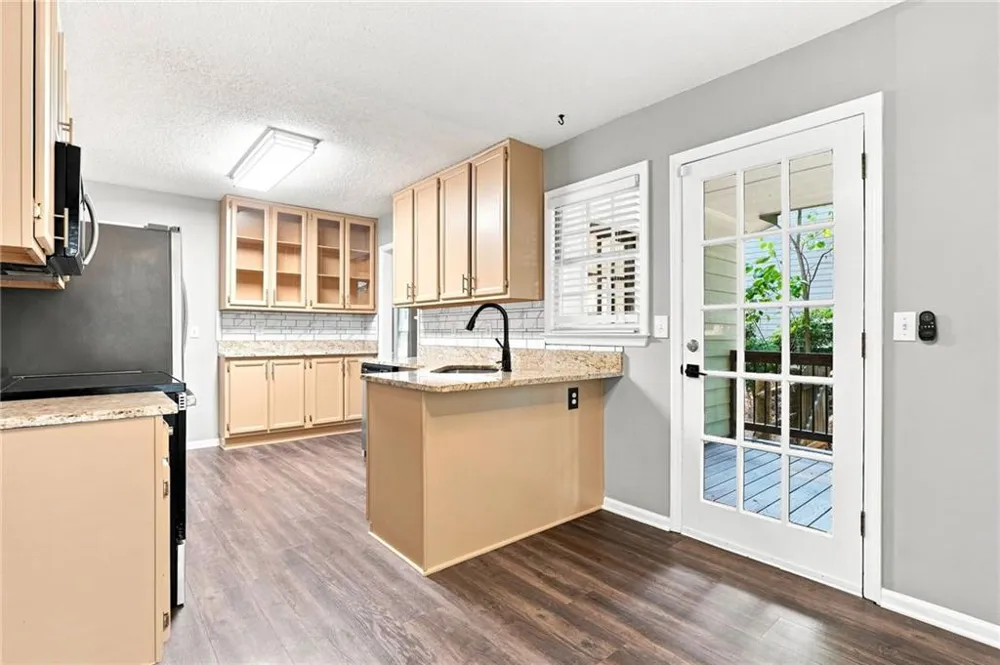 657 Wedgewood Drive Woodstock, GA 30189