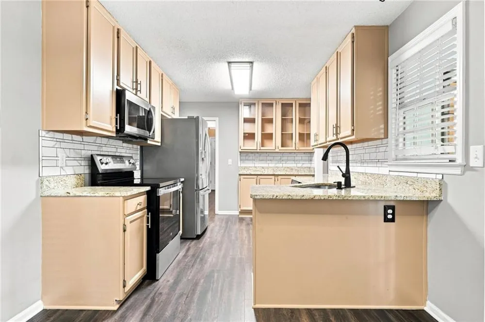 657 Wedgewood Drive Woodstock, GA 30189