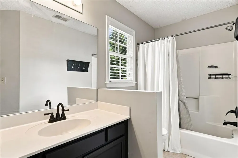 657 Wedgewood Drive Woodstock, GA 30189