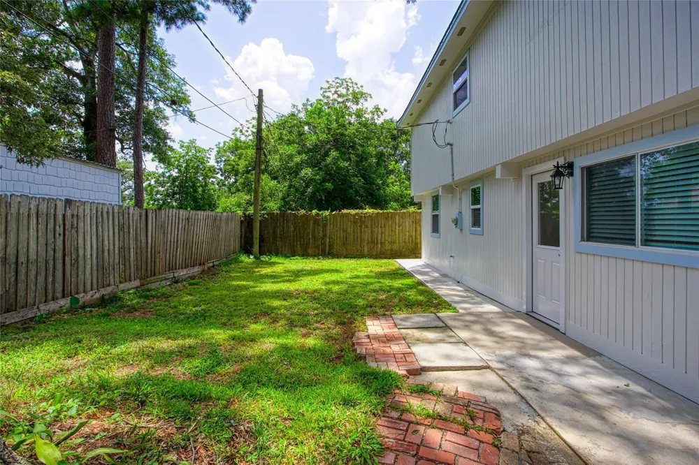 118 Waterwood Drive Huffman, TX 77336