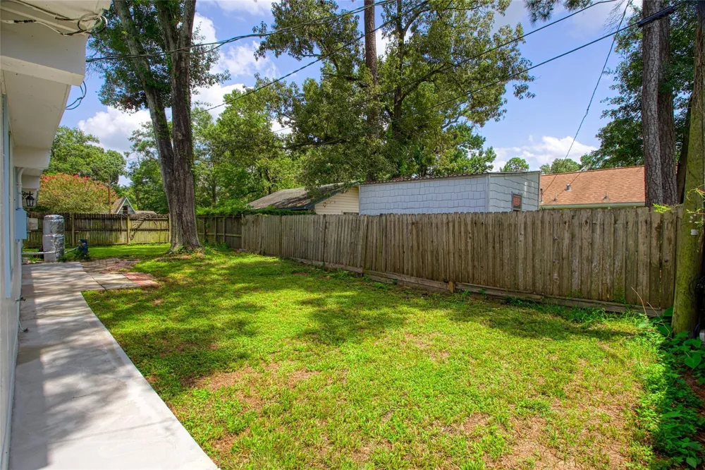 118 Waterwood Drive Huffman, TX 77336