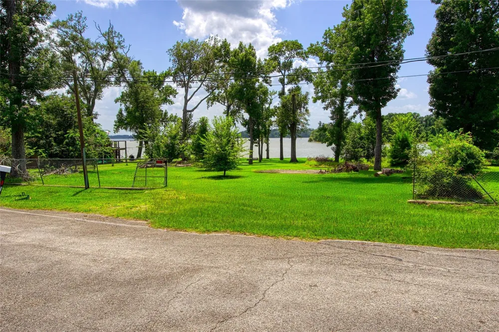 118 Waterwood Drive Huffman, TX 77336