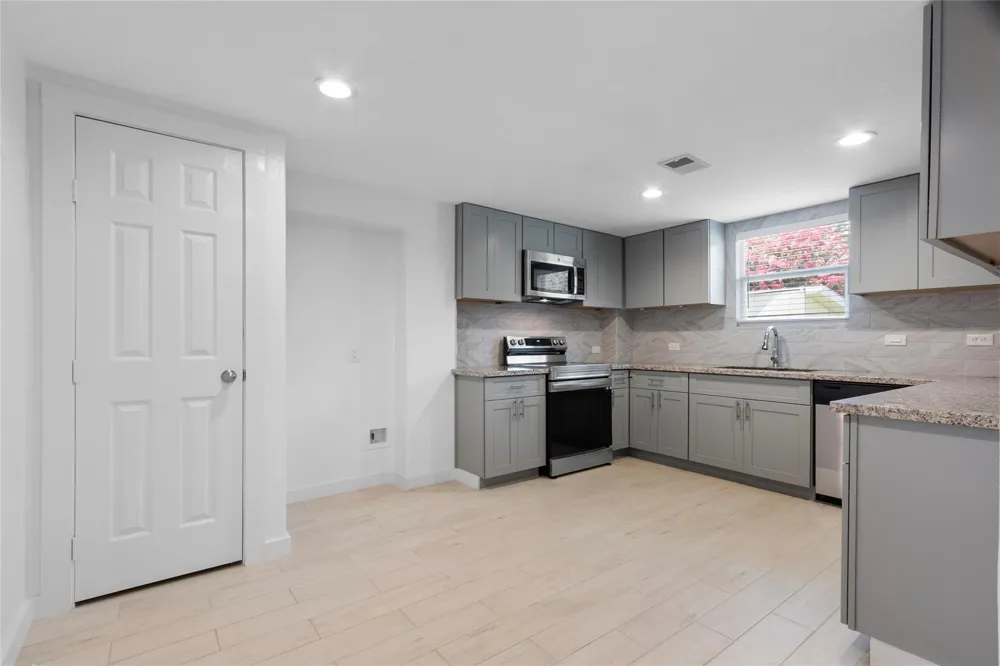 118 Waterwood Drive Huffman, TX 77336