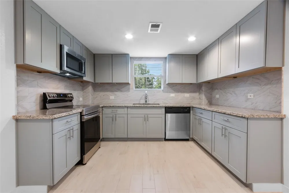 118 Waterwood Drive Huffman, TX 77336