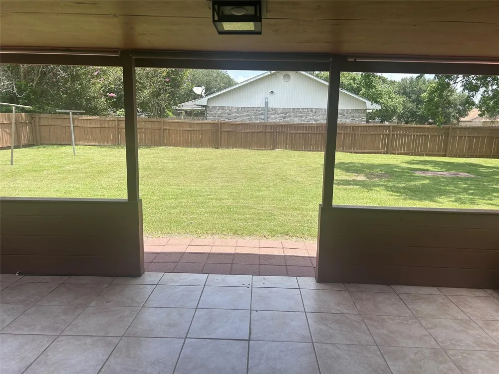 279 4th Street Van Vleck, TX 77482