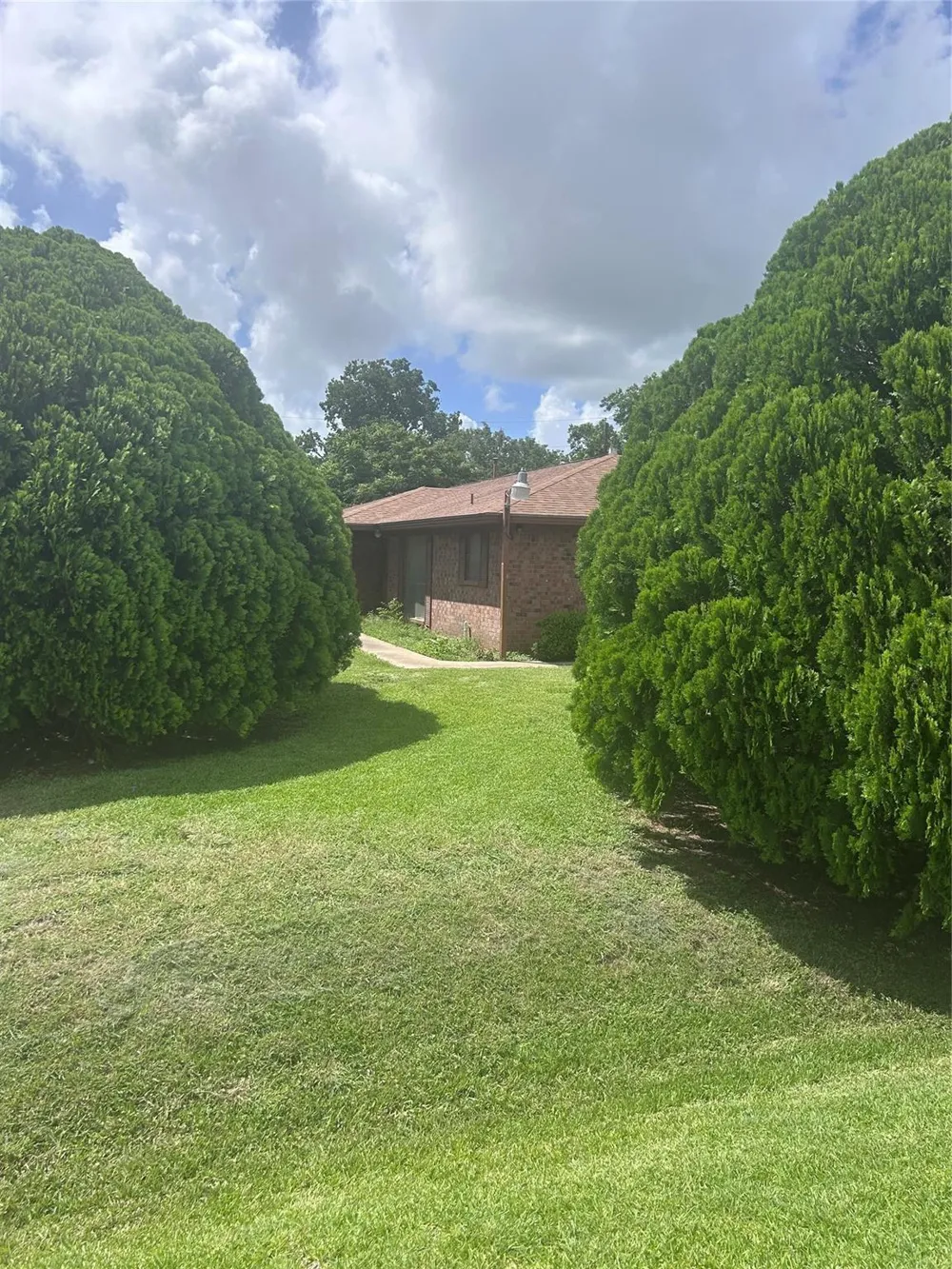 279 4th Street Van Vleck, TX 77482