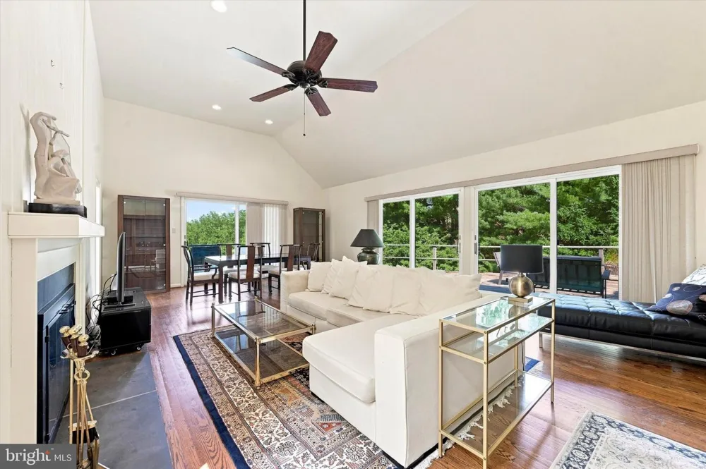 34 SOUTHRIDGE DRIVE Kennett Square, PA 19348