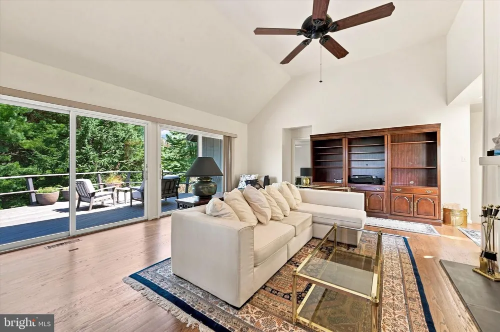 34 SOUTHRIDGE DRIVE Kennett Square, PA 19348