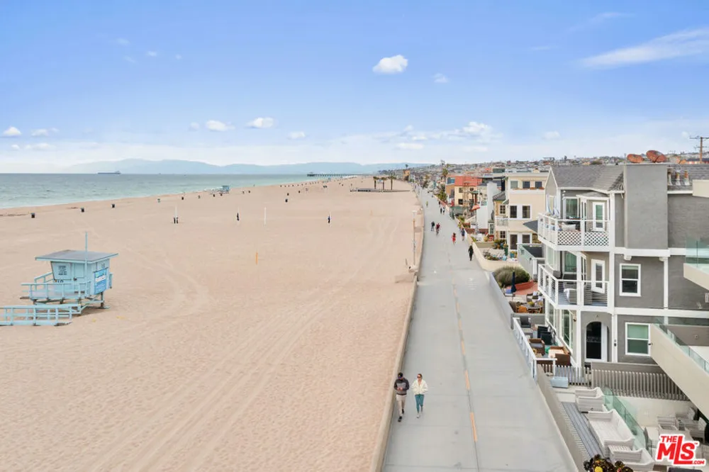 1836 The Strand Hermosa Beach, CA 90254
