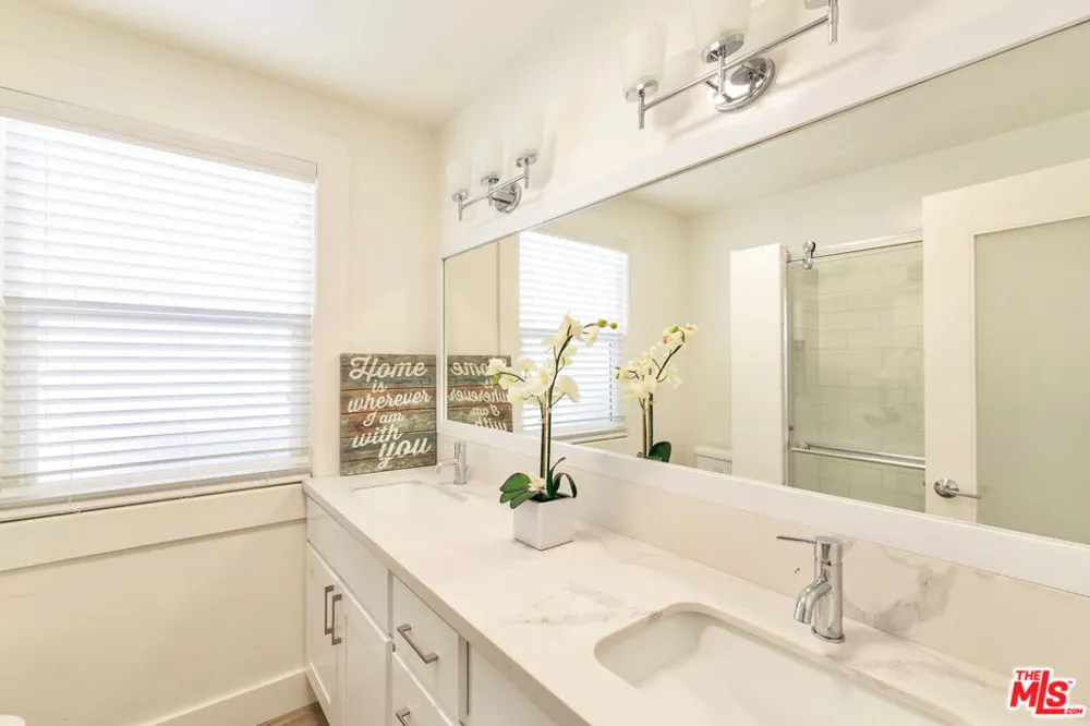 1836 The Strand Hermosa Beach, CA 90254