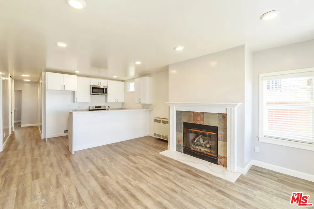 1836 The Strand Hermosa Beach, CA 90254