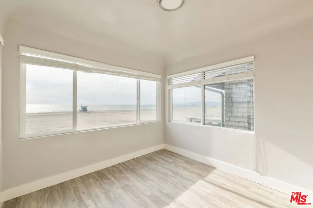 1836 The Strand Hermosa Beach, CA 90254