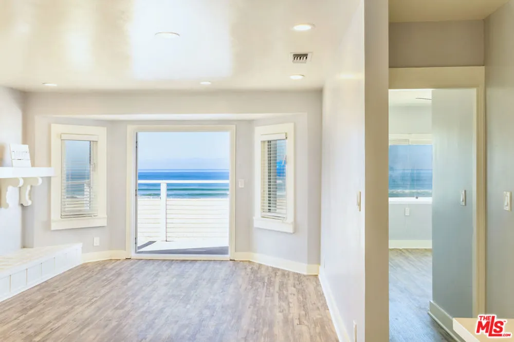 1836 The Strand Hermosa Beach, CA 90254