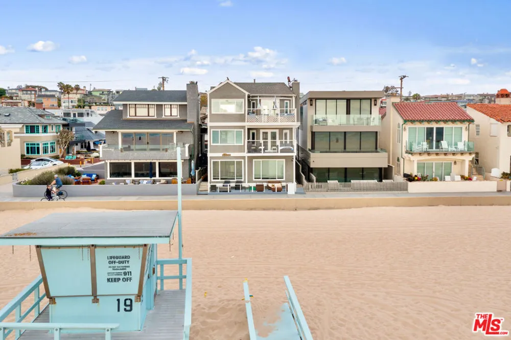 1836 The Strand Hermosa Beach, CA 90254