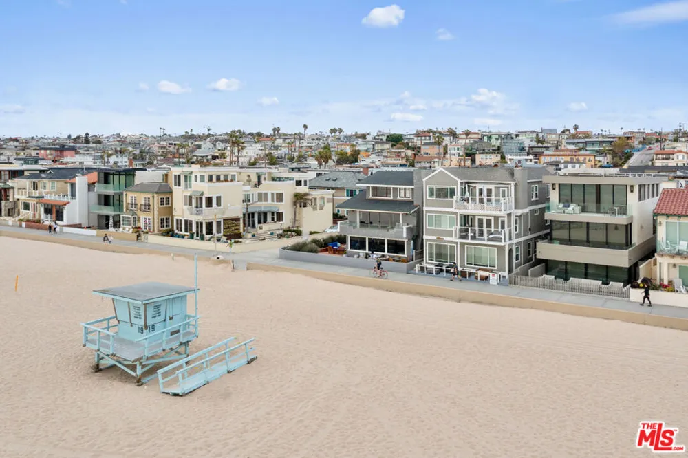 1836 The Strand Hermosa Beach, CA 90254