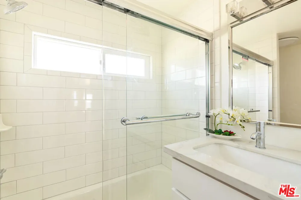 1836 The Strand Hermosa Beach, CA 90254