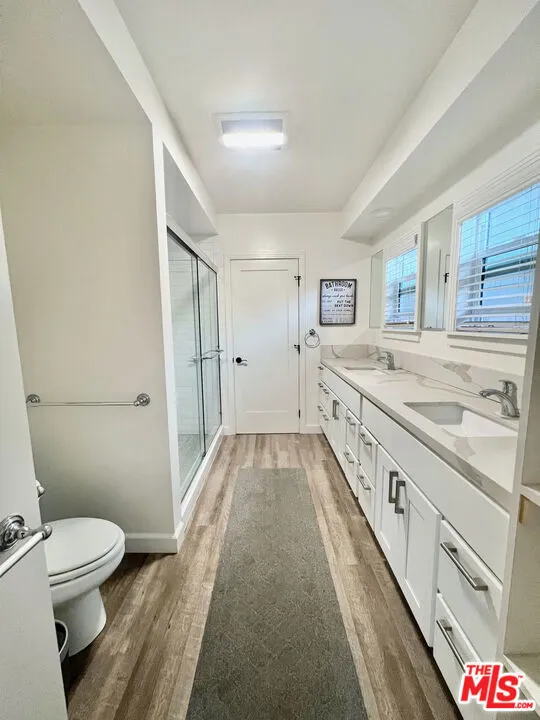 1836 The Strand Hermosa Beach, CA 90254