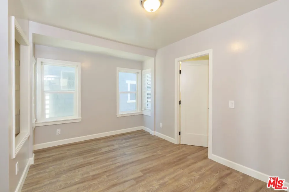 1836 The Strand Hermosa Beach, CA 90254