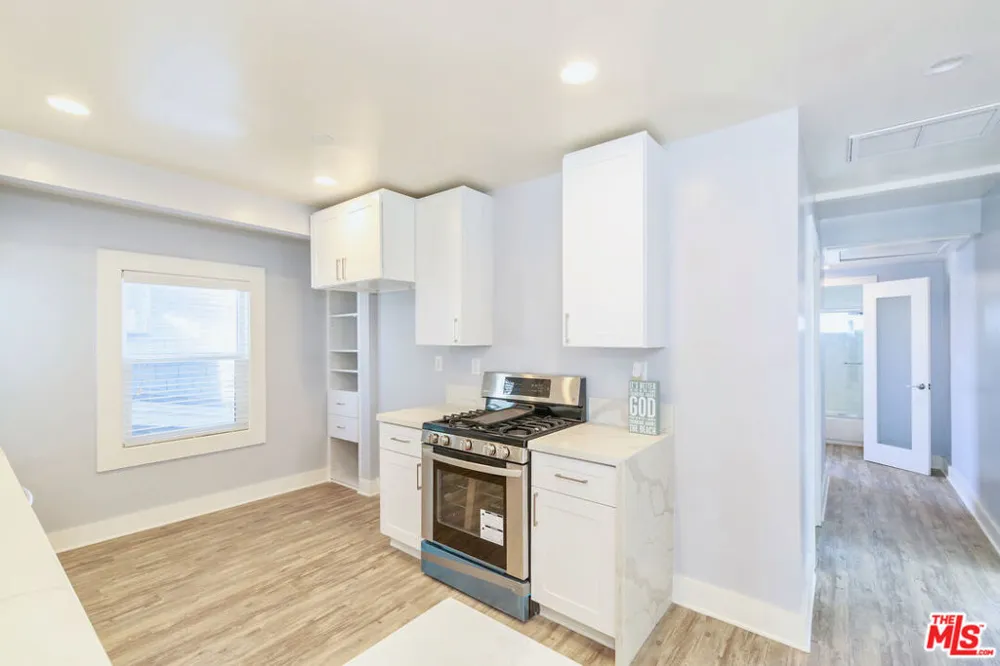 1836 The Strand Hermosa Beach, CA 90254