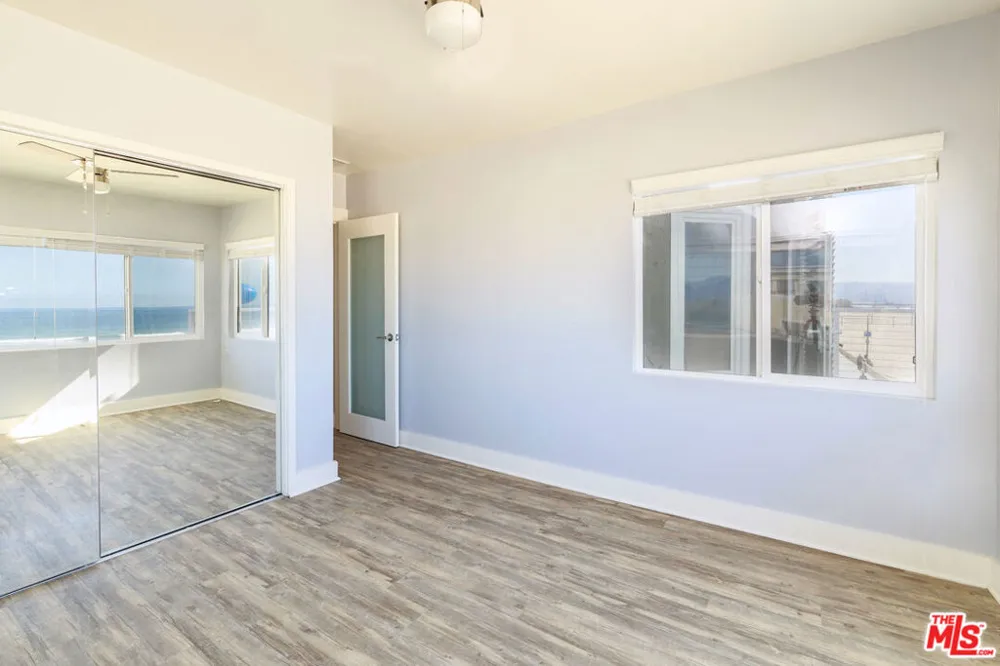 1836 The Strand Hermosa Beach, CA 90254
