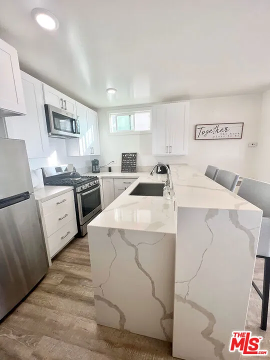 1836 The Strand Hermosa Beach, CA 90254