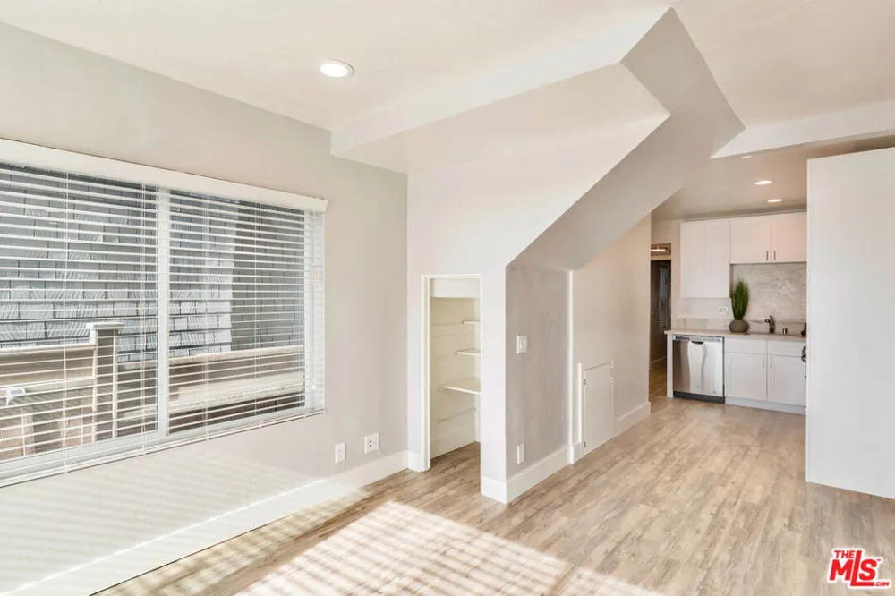 1836 The Strand Hermosa Beach, CA 90254