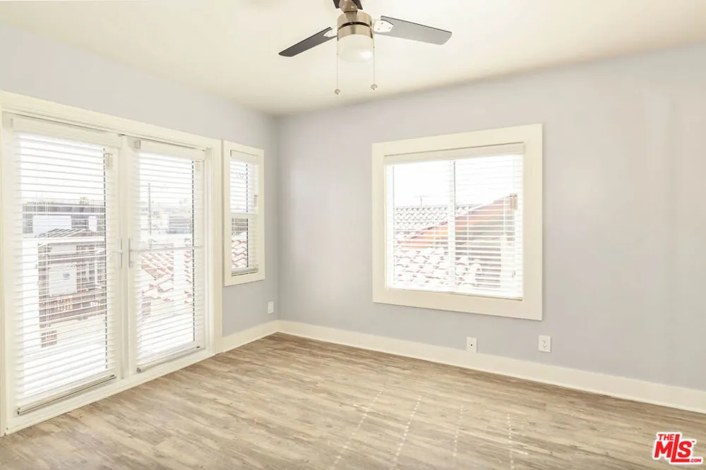 1836 The Strand Hermosa Beach, CA 90254