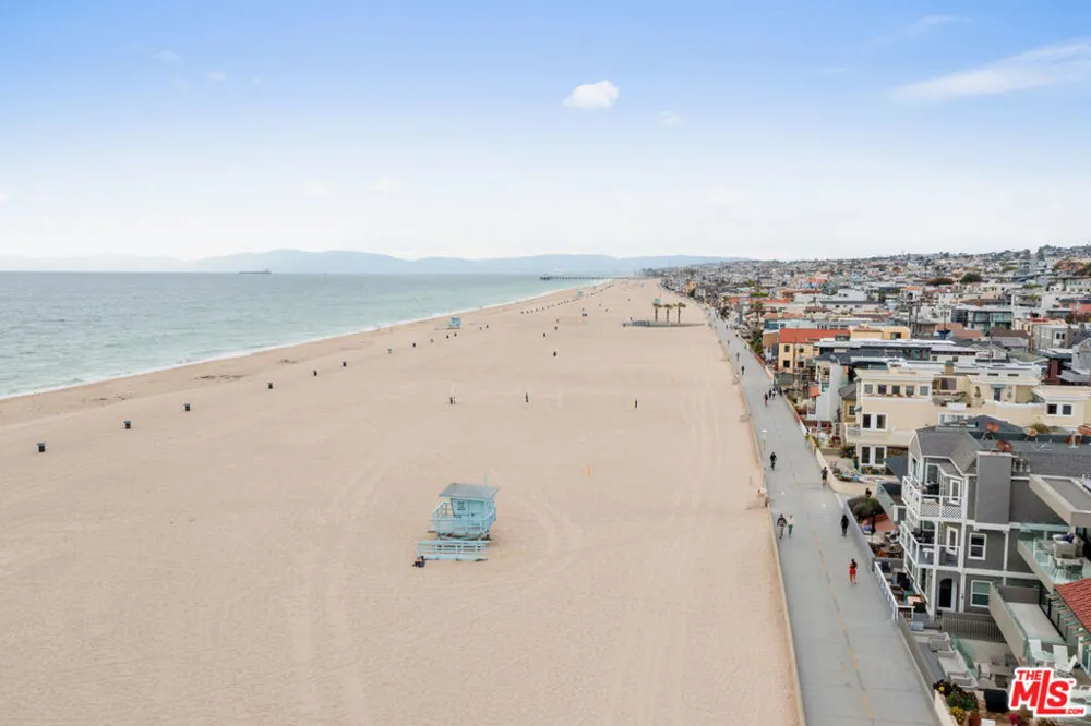 1836 The Strand Hermosa Beach, CA 90254