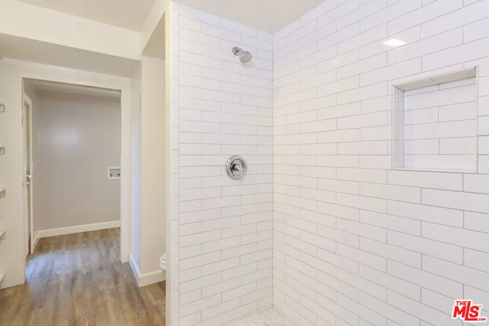 1836 The Strand Hermosa Beach, CA 90254