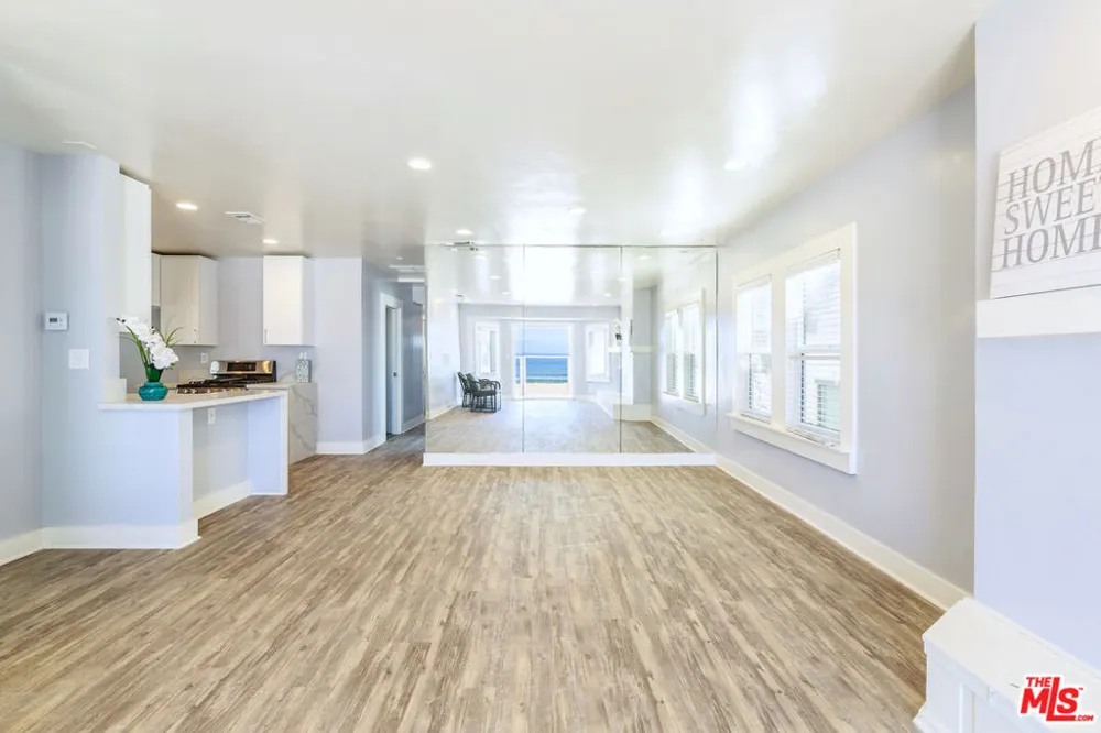 1836 The Strand Hermosa Beach, CA 90254