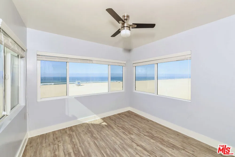 1836 The Strand Hermosa Beach, CA 90254