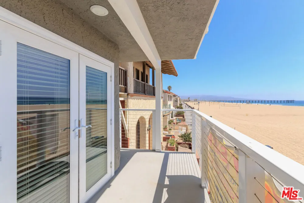 1836 The Strand Hermosa Beach, CA 90254