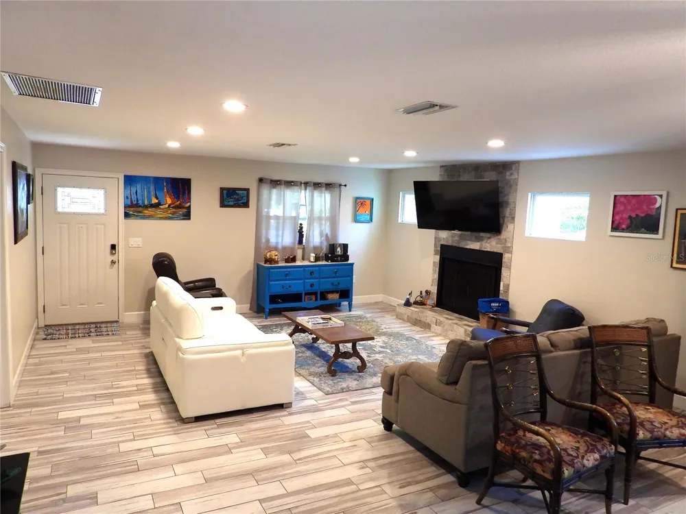7800 COUNTRY CLUB ROAD St Petersburg, FL 33710