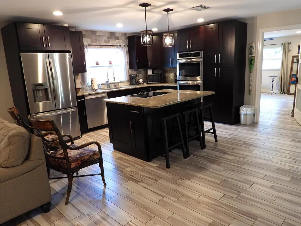 7800 COUNTRY CLUB ROAD St Petersburg, FL 33710