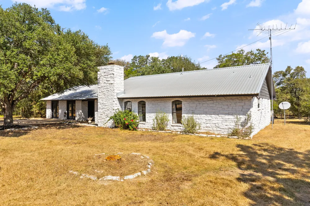 196 Willy Road Bastrop, TX 78602
