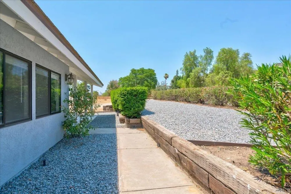 18434 Ramona View Drive Ramona, CA 92065