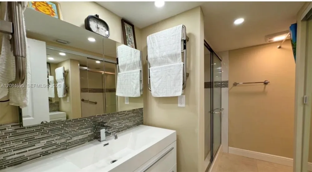 210 174th St #2415 Sunny Isles Beach, FL 33160