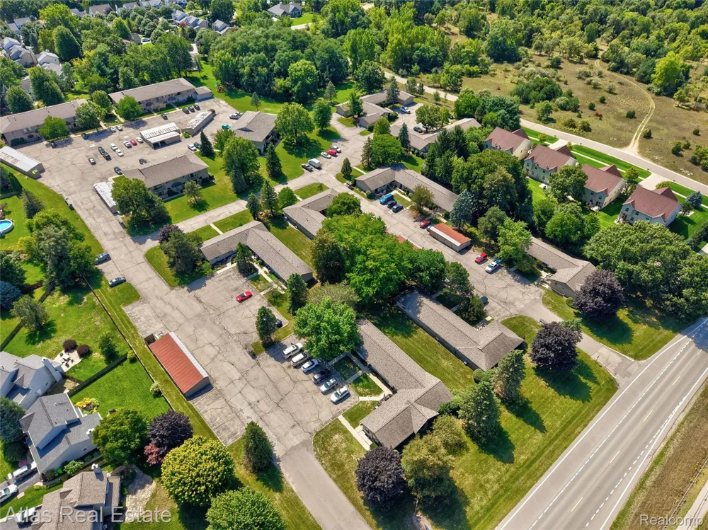 407 W Drahner Road Oxford Charter Township, MI 48371