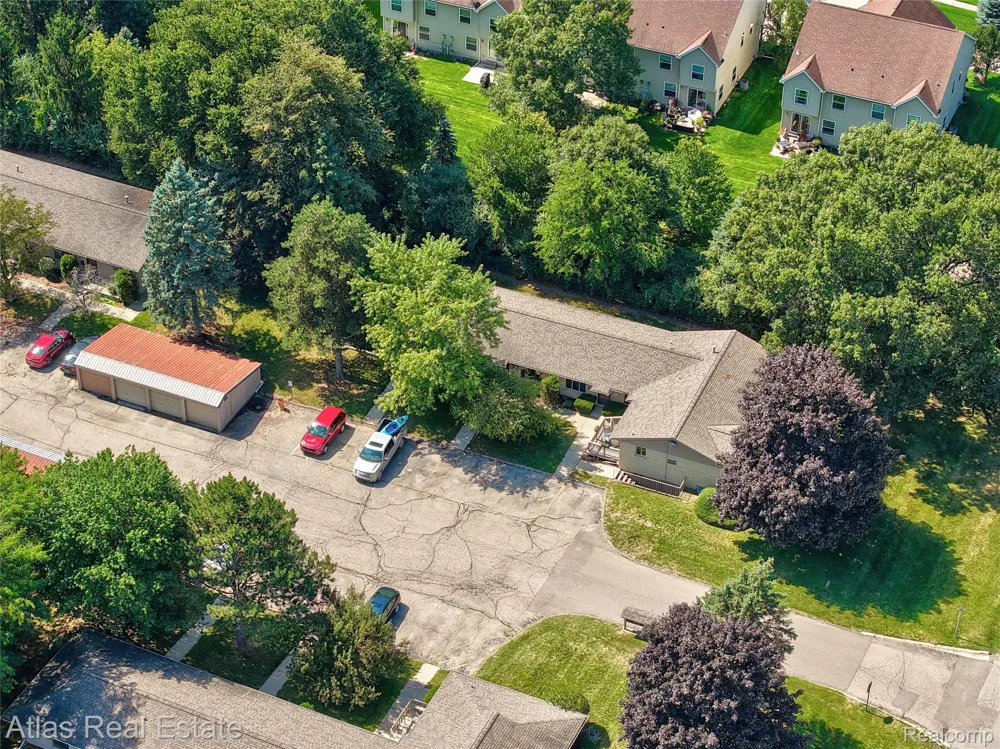 407 W Drahner Road Oxford Charter Township, MI 48371