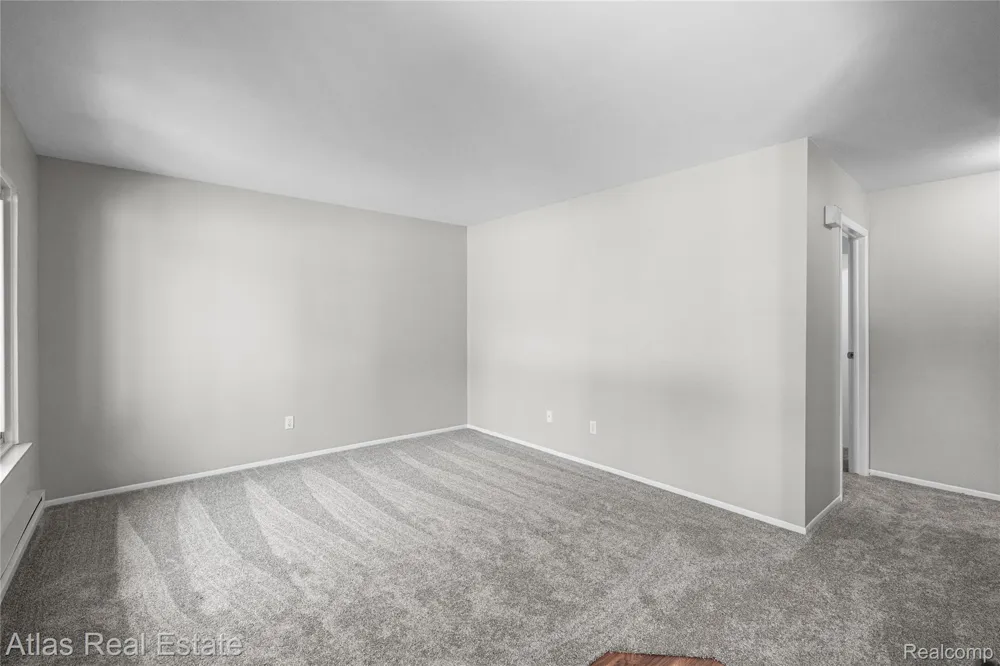 407 W Drahner Road Oxford Charter Township, MI 48371