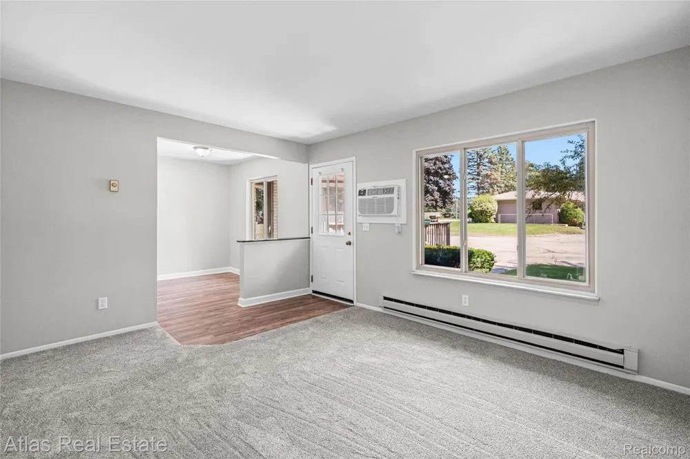 407 W Drahner Road Oxford Charter Township, MI 48371
