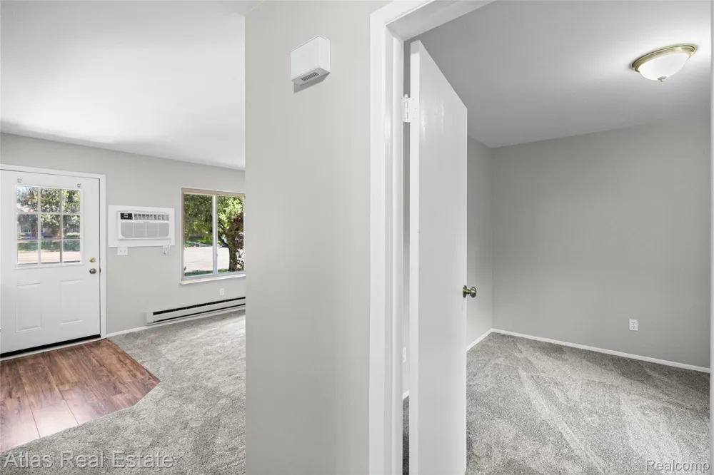 407 W Drahner Road Oxford Charter Township, MI 48371