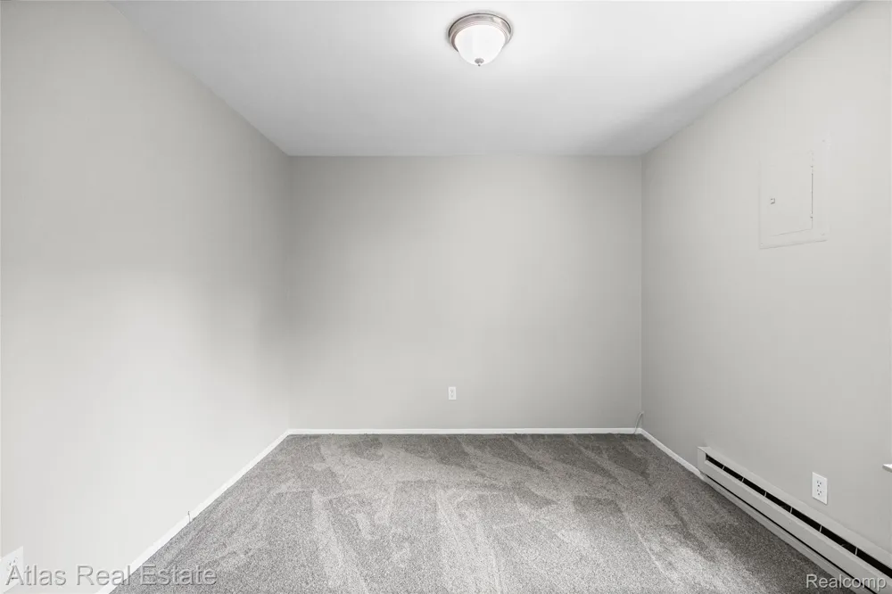 407 W Drahner Road Oxford Charter Township, MI 48371
