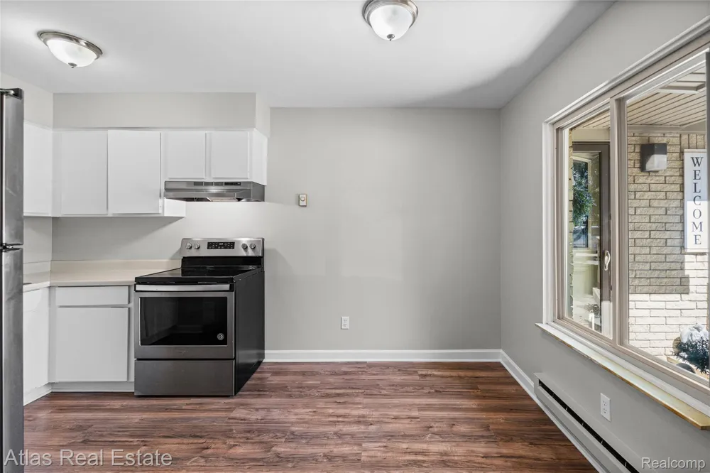 407 W Drahner Road Oxford Charter Township, MI 48371