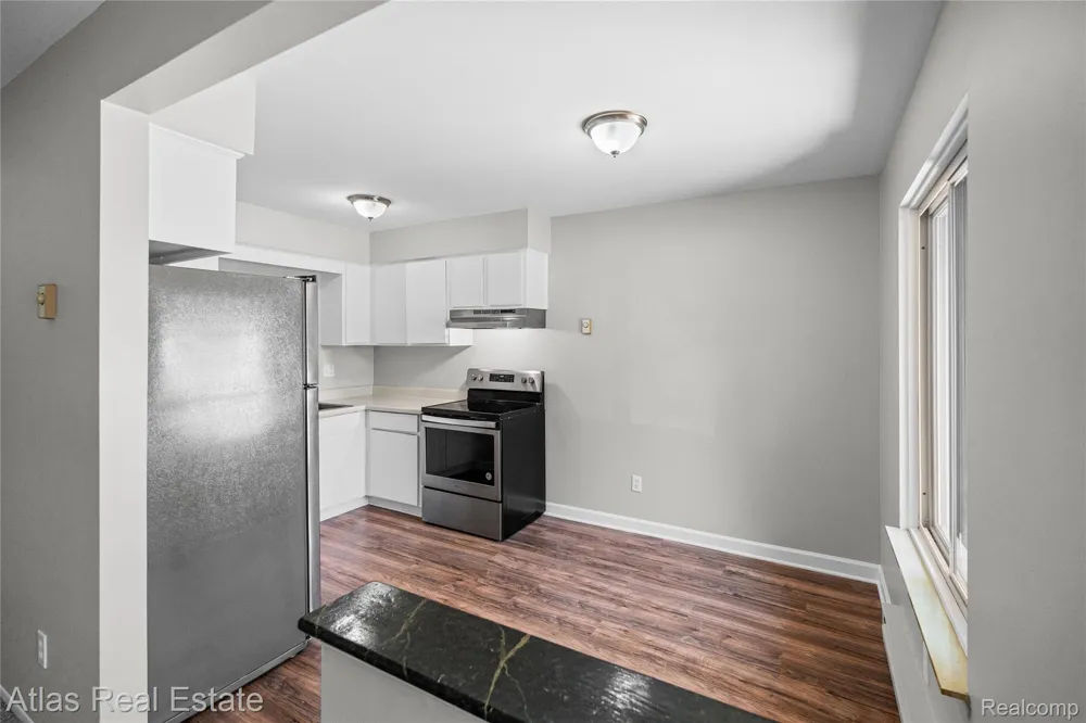 407 W Drahner Road Oxford Charter Township, MI 48371