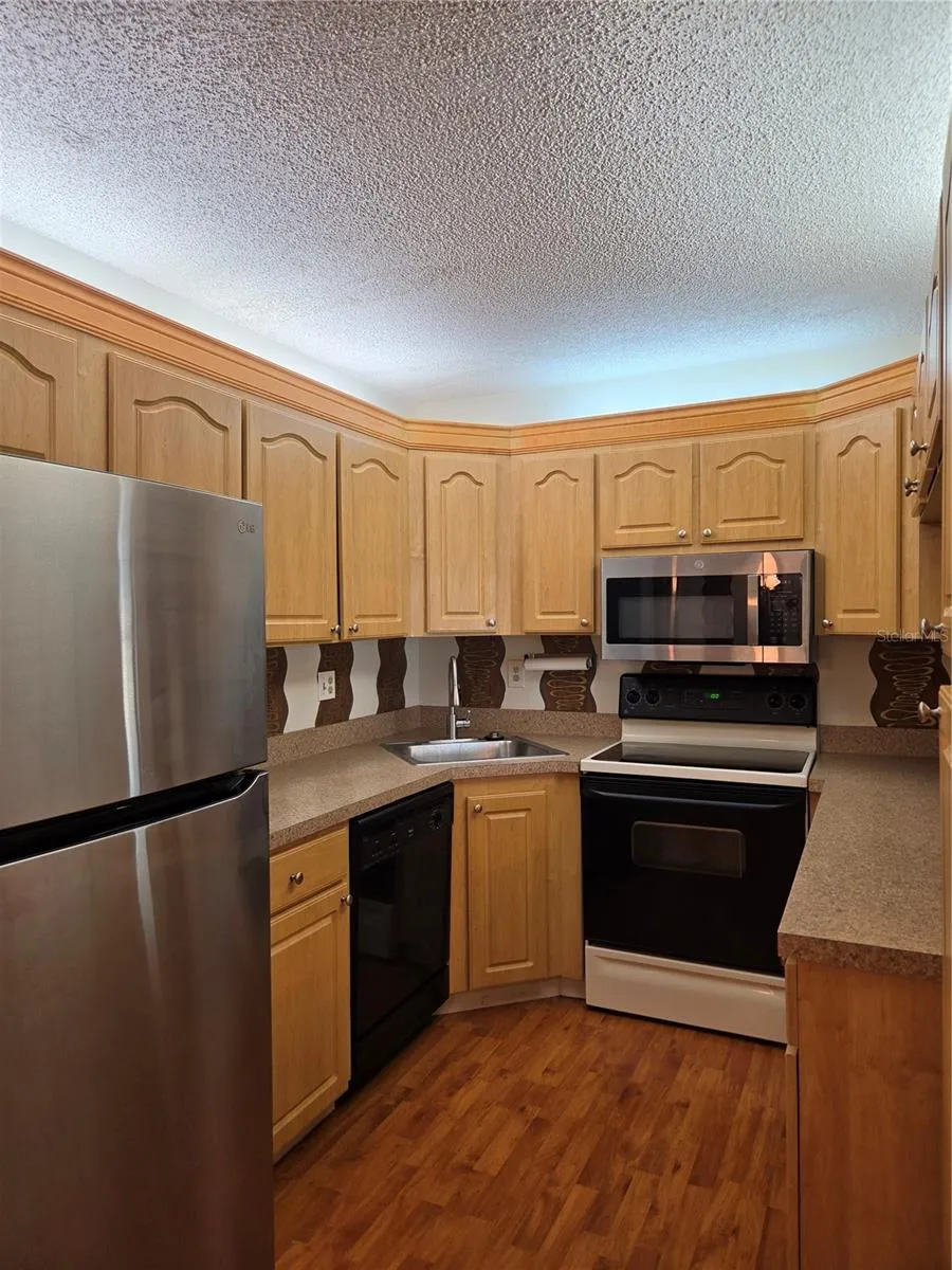 1700 PINE RIDGE WAY E #C1 Palm Harbor, FL 34684