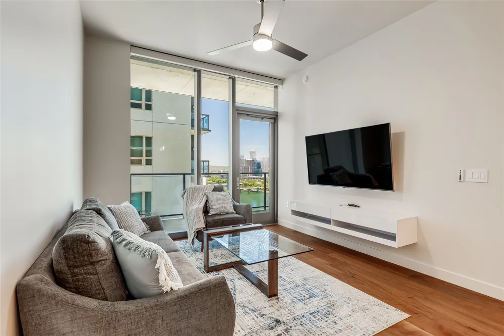 44 East Avenue #2303 Austin, TX 78701